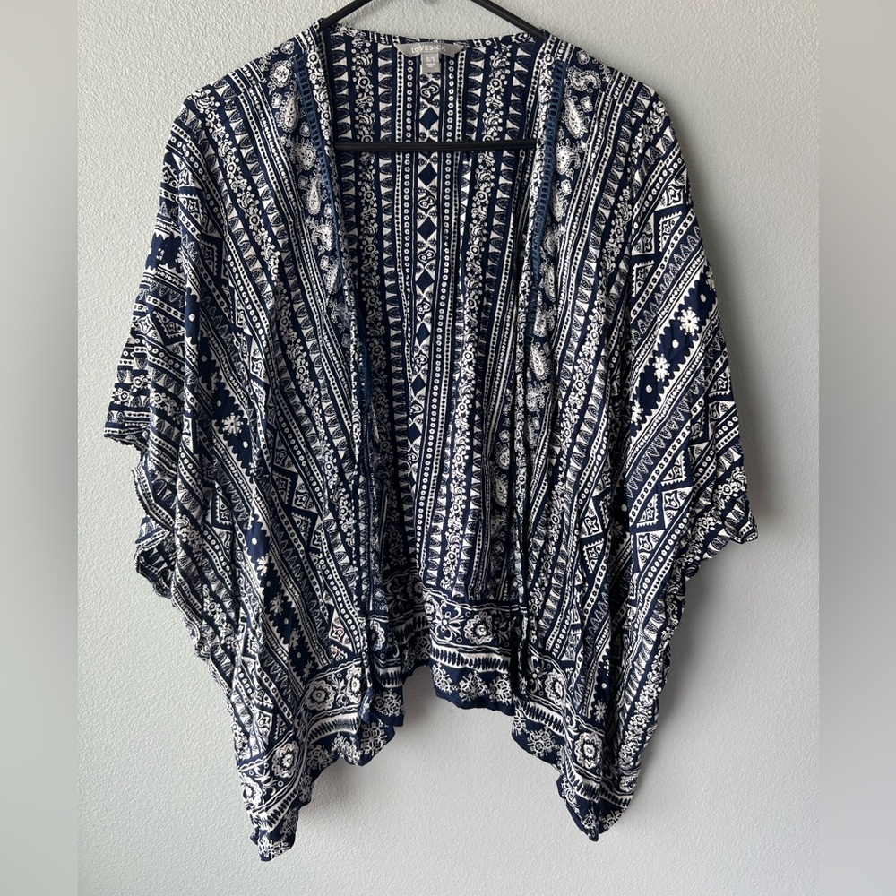 Lovesick Torrid navy blue white patterned rayon kimono cardigan Women’s 0X/1X